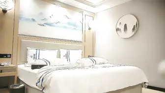 良家做兼职，2000约兼职小姐姐，165cm，C罩杯，粉嫩翘臀，妩媚温柔，实力猛男啪啪干她一波波高潮