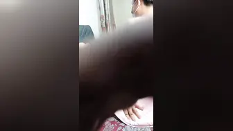 大长腿极品胸模激情3P床上伺候两大哥【下篇】让大哥吃奶玩逼丝袜诱惑，床上轮草抽插各种体位蹂躏，浪叫呻吟不断