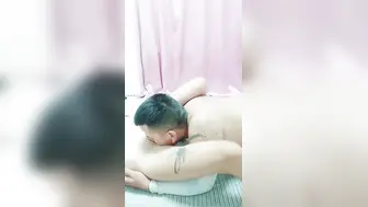 大眼萌妹子新人面孔露脸啪啪女上位无套暴力打桩战粉穴，超多花样角度刺激