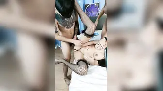 三男一女4P名场面【4】泰国长腿小姐姐，被大汉无情蹂躏，上下前后全方位操逼，两根大屌双洞齐开，干的受不了再换个