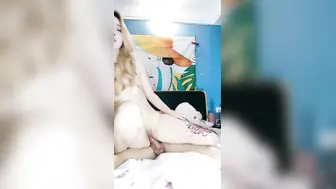 金发御姐【蜜桃cc】浴室激情操逼，性感睡衣无毛粉穴，猛怼骚穴流出白浆，浴室站立后入爆操