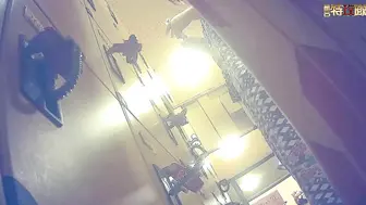 温泉洗浴中心女宾【换衣室洗浴间-1】内部真实偸拍，好多年轻嫩妹，各式各样大奶，翘臀性感的毛毛不知不觉，J8都看硬了