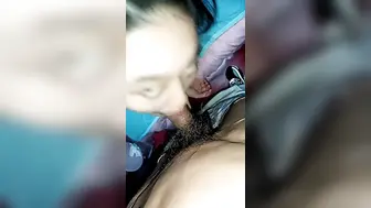 母女直播秀场精彩4P【park4】全程露脸一起服务两个大哥，黑丝白丝吃奶玩逼口交大鸡巴，各种抽插爆草淫声荡语不断