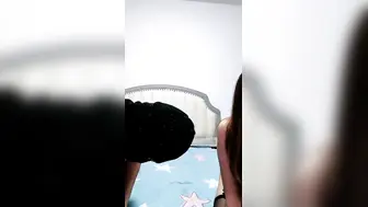 妩媚风骚的丝袜少妇激情4P【上篇】伺候三个大哥，被三个男人各种玩弄蹂躏，逼逼小嘴草不停，揉奶抠逼玩菊花刺激