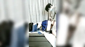 双马尾极品JK制服萝莉，穿着JK制服大屌直接操嫩逼美穴，男同学上阵在操一炮，高清源码无水印