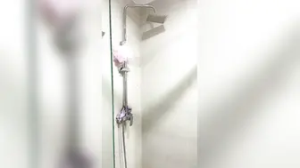 超级高颜值的气质豪乳女友【裸舞篇】和小鲜肉男友啪啪大秀口爆 白衣巨乳太诱人了