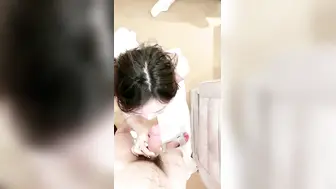 一男大战双女【上篇】双飞极品少妇，佩服小哥的体力，超多姿势把两个骚货彻底征服，很多姿势都没有见过