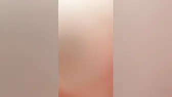 两个极品萝莉的性生活【外送服务-上篇】全程露脸激情大秀跟小哥玩双飞，无毛白虎逼清纯马尾辫，给大哥口交大鸡巴让大哥轮草