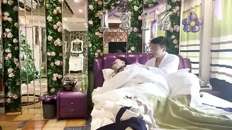 小哥宾馆约炮黑丝小美女【上篇】尝试一字马各种高难度姿势，完美露脸