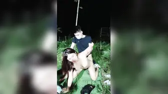 【深夜户外强奸闺蜜-下篇】夏天到了，适合野外群P，两男两女淫乱聚会，小姐妹在空旷田野肆意狂叫