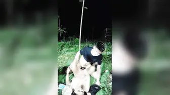 【深夜户外强奸闺蜜-下篇】夏天到了，适合野外群P，两男两女淫乱聚会，小姐妹在空旷田野肆意狂叫