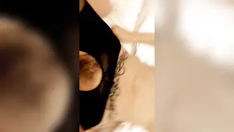 【嫂子在深圳】线下可约，疯狂人妻酒店约3P，单男第一视角，黑丝骚穴，水声叫床声连绵不绝，极品尤物