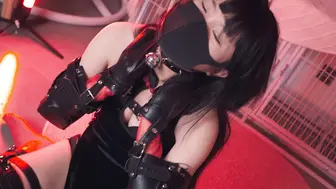【悠米】《欠债人妻4》和被驯服的妖艳人妻玩起了K9+电棍击打+狗奴爬行+项圈+AV棒强羔+吊脖缚+对镜玩弄+跪缚+狗笼+关在笼子里学猫叫+SP