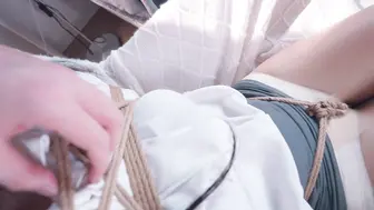 【悠米定拍】字幕版《OL的游戏》 指导下属工作一直偷看我的大腿和足，还偷看绳艺视频，我答应只要他完成工作就陪他好好玩一番～