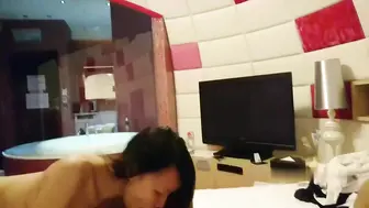 台湾情侣泄密，开发小女友把她玩成小母狗