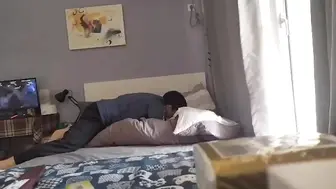 单亲爸爸忍不住自己的性欲竟然对女儿下手!!