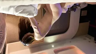 台湾情侣泄密性欲旺盛的女下属油压