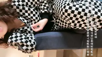 气质美少妇下海挑战头套男高挑身材让人好想插入