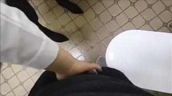 波哥盛世大厦和刚下班的银行小白领在洗手间一边和王经理打电话一边开草高清无水印