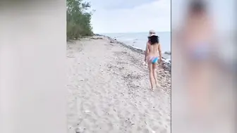 熟女大姐 唯美人妻身材苗条性感 无毛鲍鱼海边露出 回家足交啪啪 被小哥内射一骚穴