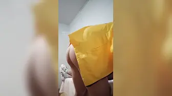 外卖小哥 ，偶遇粉丝一起3P熟女姐姐