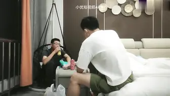 【真实绿帽换妻】两家庭4P交换极品美娇妻，玩游戏输的吃屌，赢家操逼4P混战
