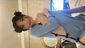 新婚人妻偷情初恋男友，炮击喝尿吞精乳夹！