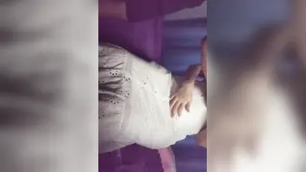 杰哥吮吸骚妇粉嫩乳头91爸爸们觉得如何？