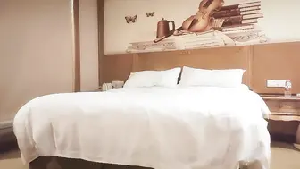 极品甜美吊带小姐姐揉奶抠逼特写