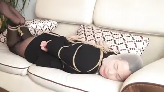 母狗女业务 调教母狗主动捆绑乞求主人爱抚