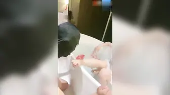 京城千金大小姐·呕吐调教拜金男奴