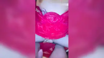 哄骗亲姐户外游玩穿上汉服旅拍，实际上是想爆操她的嫩逼，30的人了生过孩子 逼还这么美，夹着龟头收缩还一插一喷的简直爽死了！