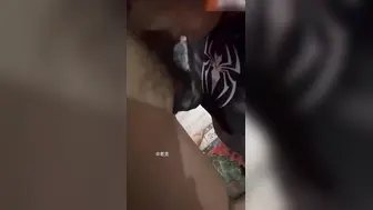 牛逼小哥和大嫂乱伦偷情被侄子捉奸，当着小侄子面操嫂子-侄子偷看我操他妈