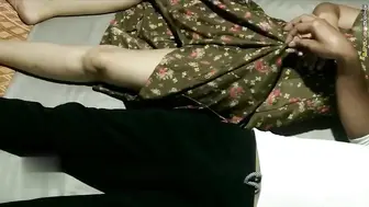 绿帽绿奴绿乌龟淫妻换妻乱伦！母子乱伦趁妈妈喝酒后睡着儿子趁机插入