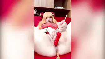 Nyanchan 新年福利肥臀姬丝袜塞，公园自助潮喷放尿