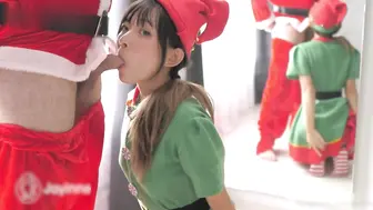 OnlyFans反差萝莉嫩妹Jayinne喜欢自慰的小红帽配上那张能让无数人疯狂的撩人小嘴，让无数人疯狂