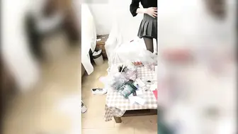 榨精少女苗条身材的高颜黑丝大奶美女被大哥无套输出边操边喷失禁。