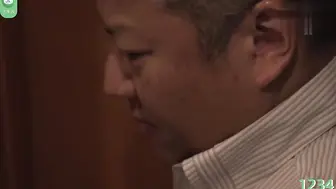 π1234 公公怀里躺，乳汁嘴里淌